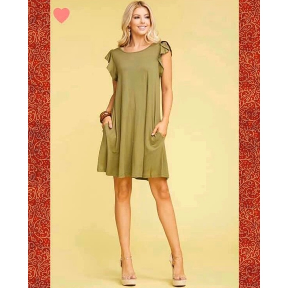 DRESS FLIRTY & COMFY